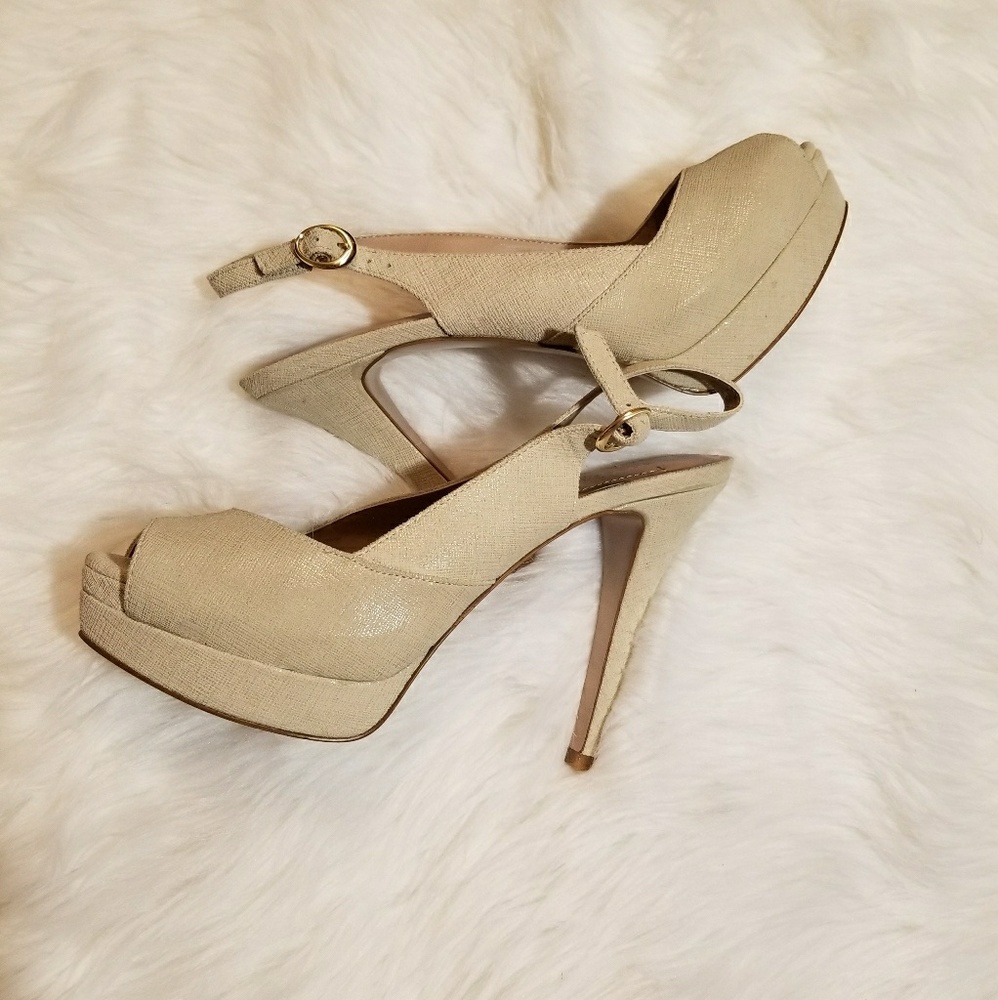 BCBGeneration Finn B Platform Sandal
